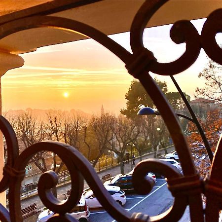 B&B Terrazza Sul Borgo Mogliano Esterno foto