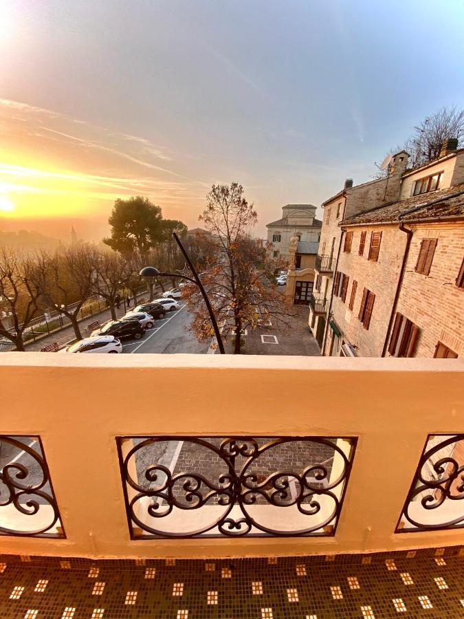 B&B Terrazza Sul Borgo Mogliano Esterno foto