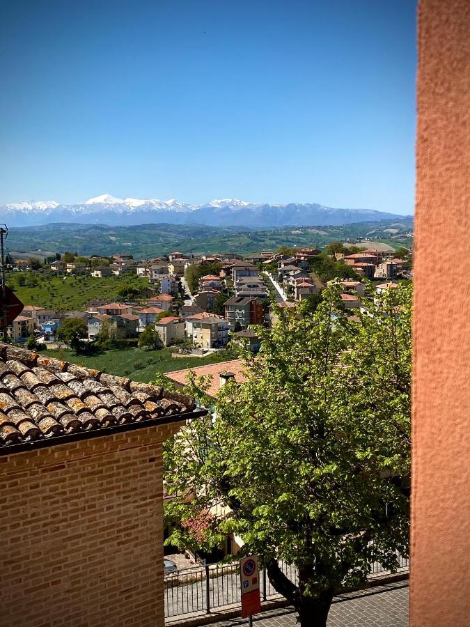 B&B Terrazza Sul Borgo Mogliano Esterno foto